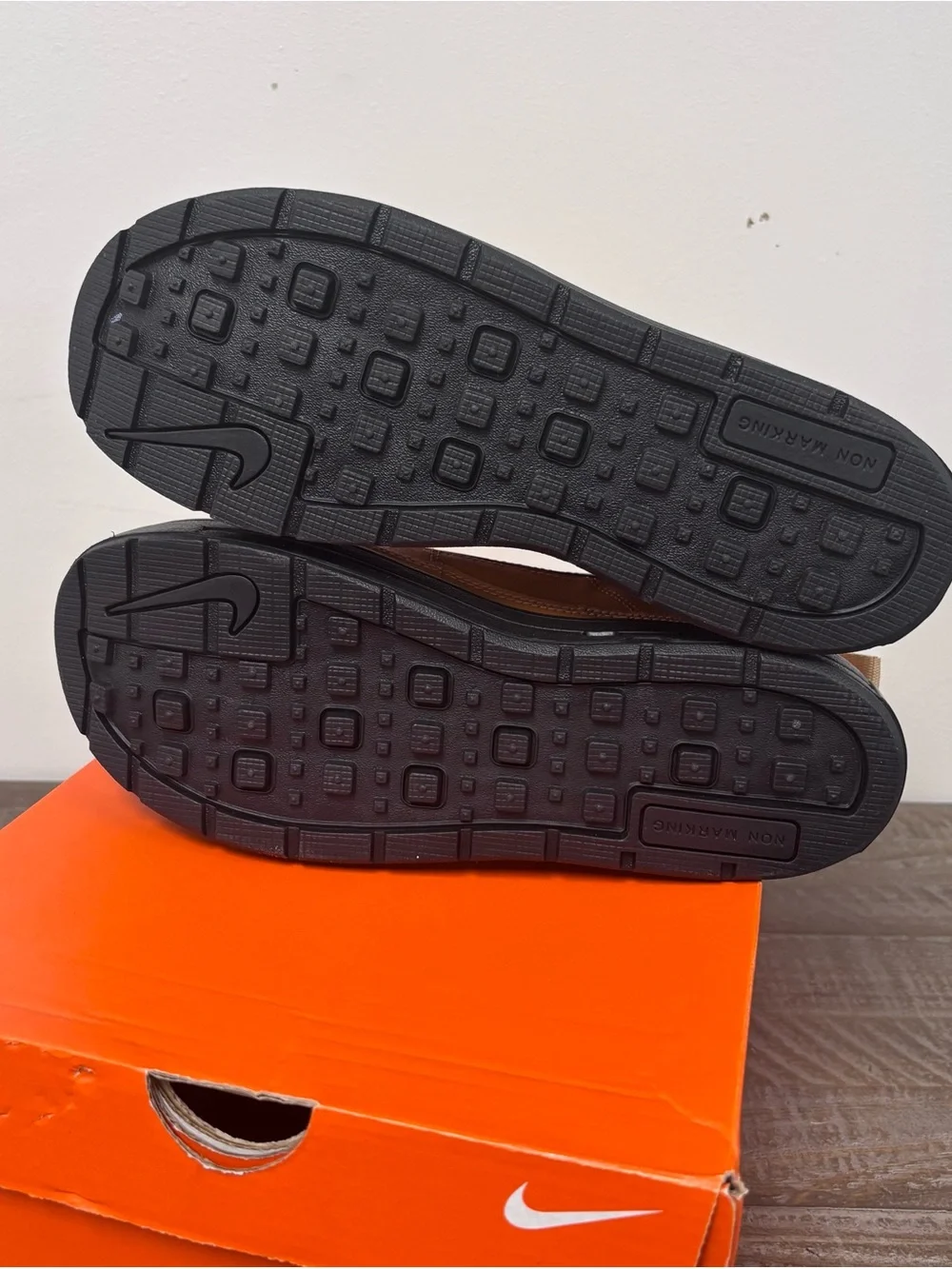 Nike Woodside 2 High ACG Boot in Seasame & Hot Curry